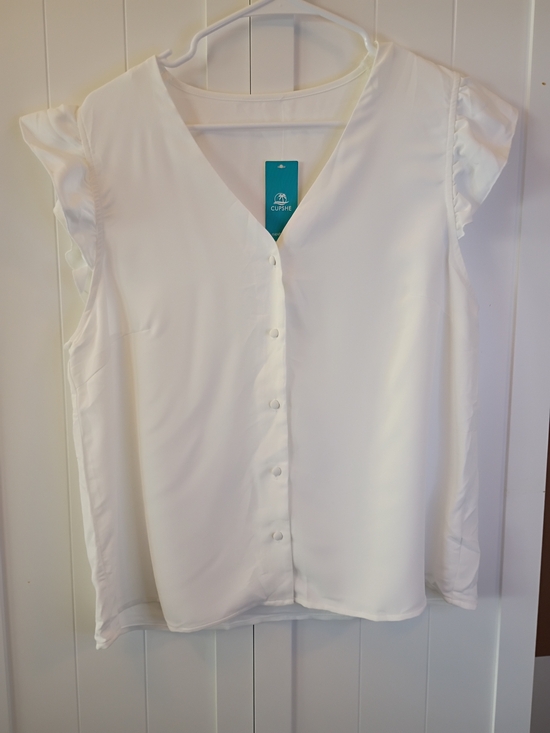 Cupshe Tops - CUPSHE White V-Neck Button Front Women's Top